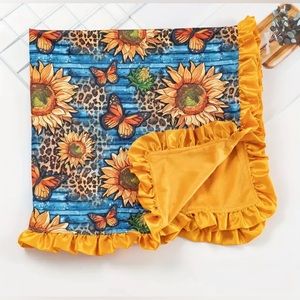 🌻NIB Ruffle Baby Blanket🌻